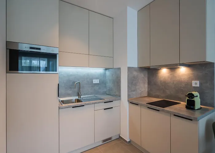 Lakefront - Pool & Panorama דירה שיופוק