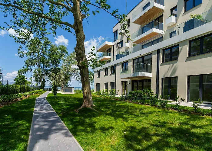 Lakefront - Pool & Panorama