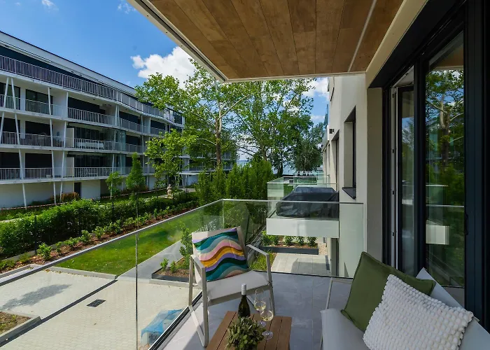 Lakefront - Pool & Panorama דירה שיופוק